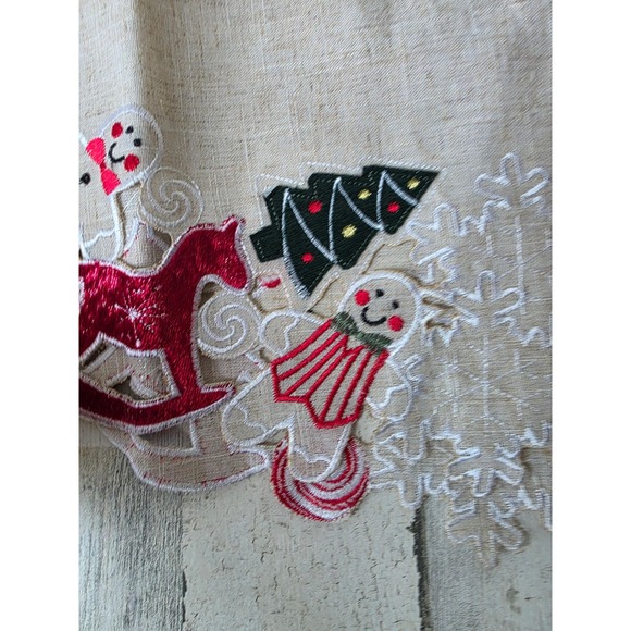 Isaac mizrahi gingerbread tree skirt House toys red green new